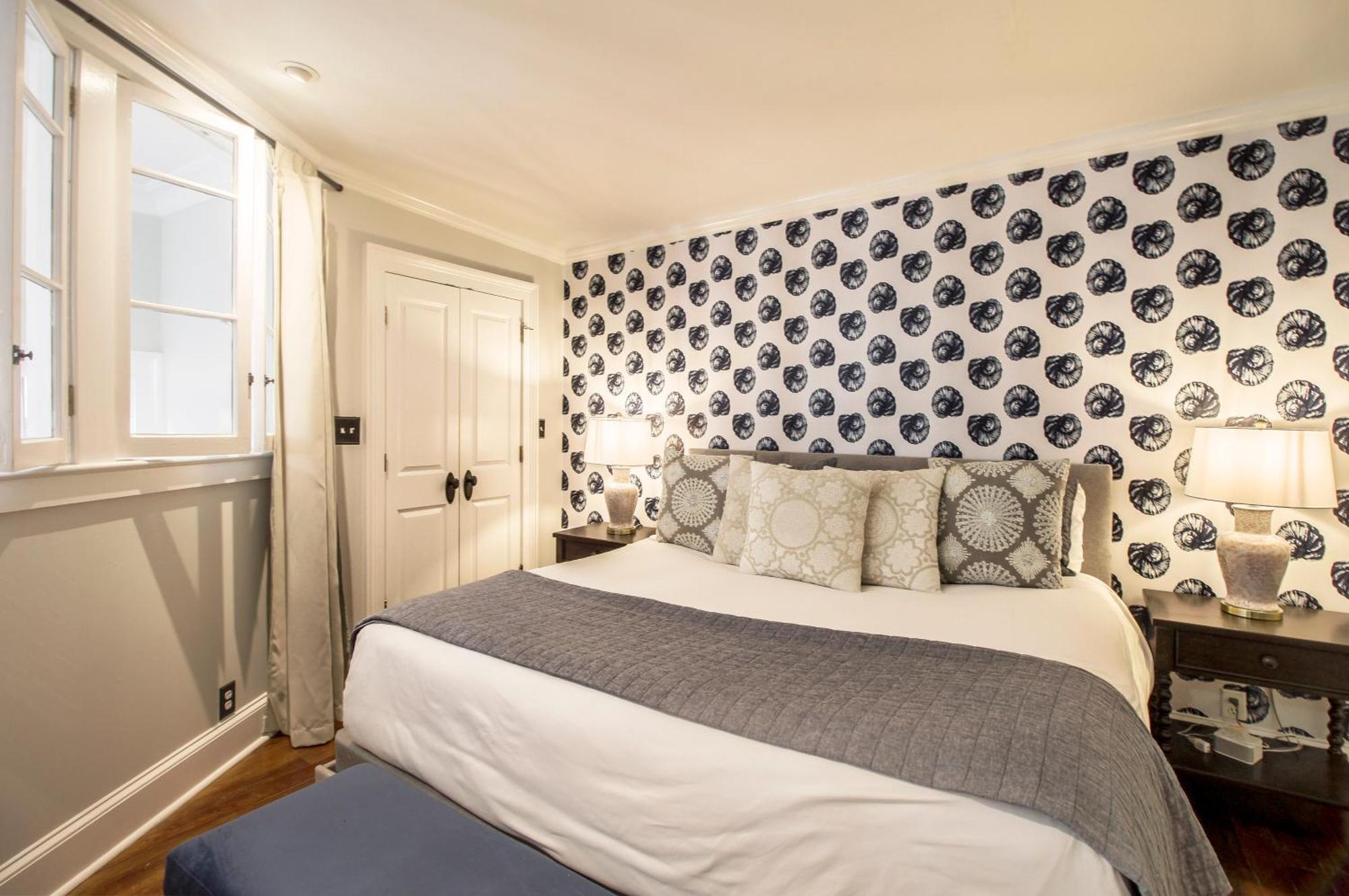 Walk To It All In Downtown, Double King Beds 薩凡納 外观 照片