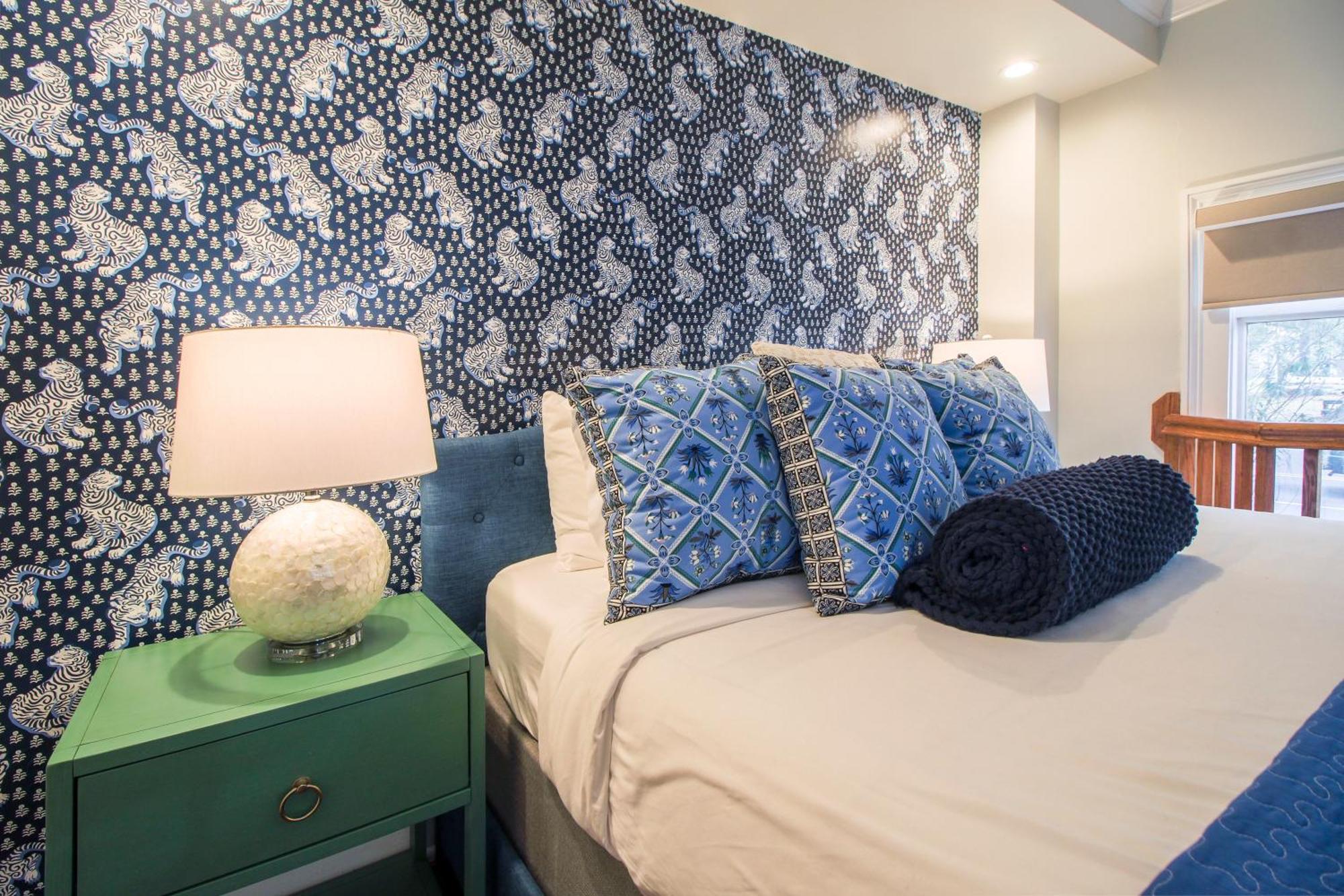 Walk To It All In Downtown, Double King Beds 薩凡納 外观 照片