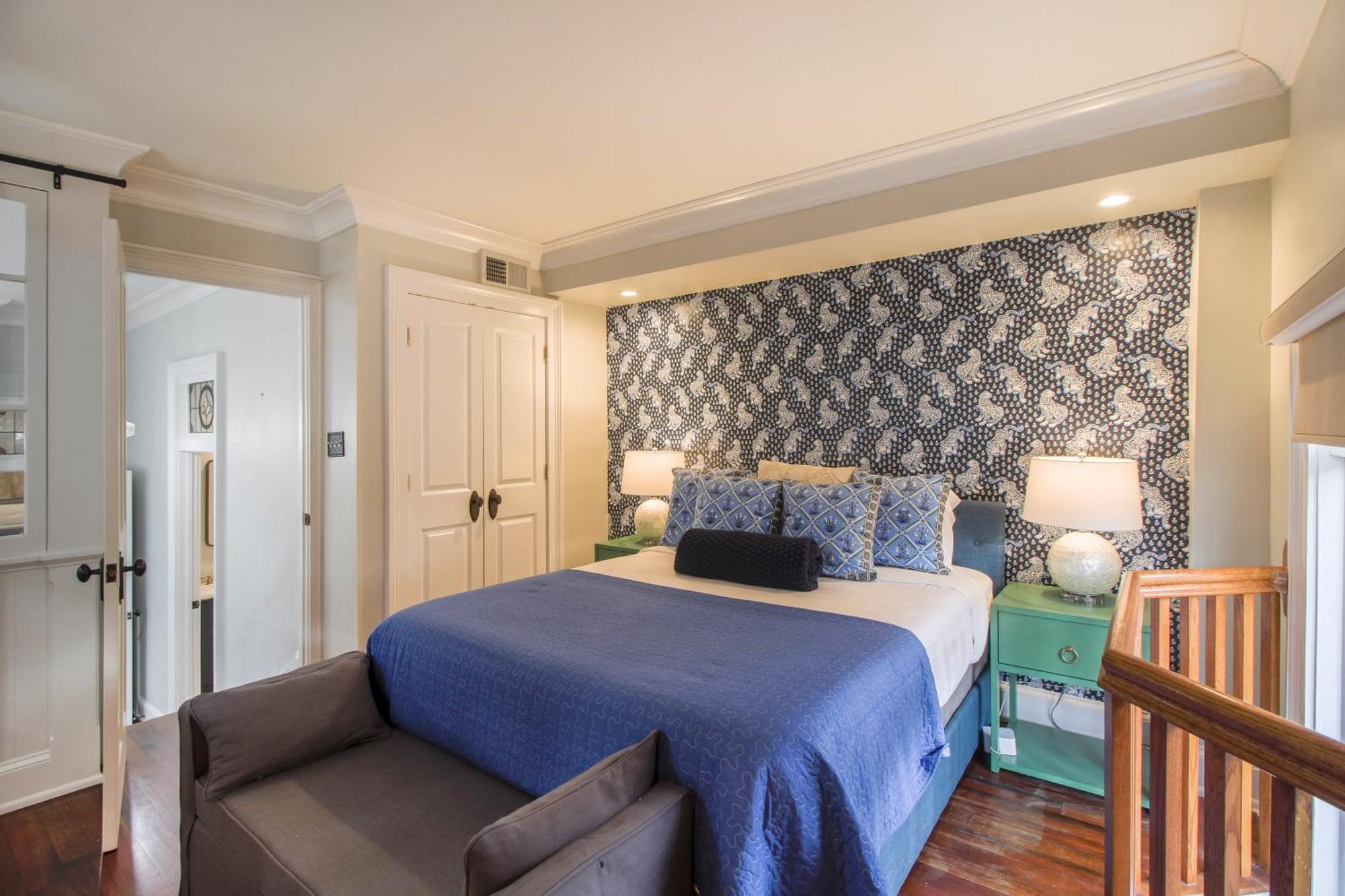 Walk To It All In Downtown, Double King Beds 薩凡納 外观 照片